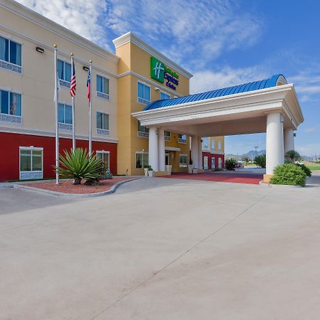 Holiday Inn Express And Suites Alpine By Ihg Buitenkant foto