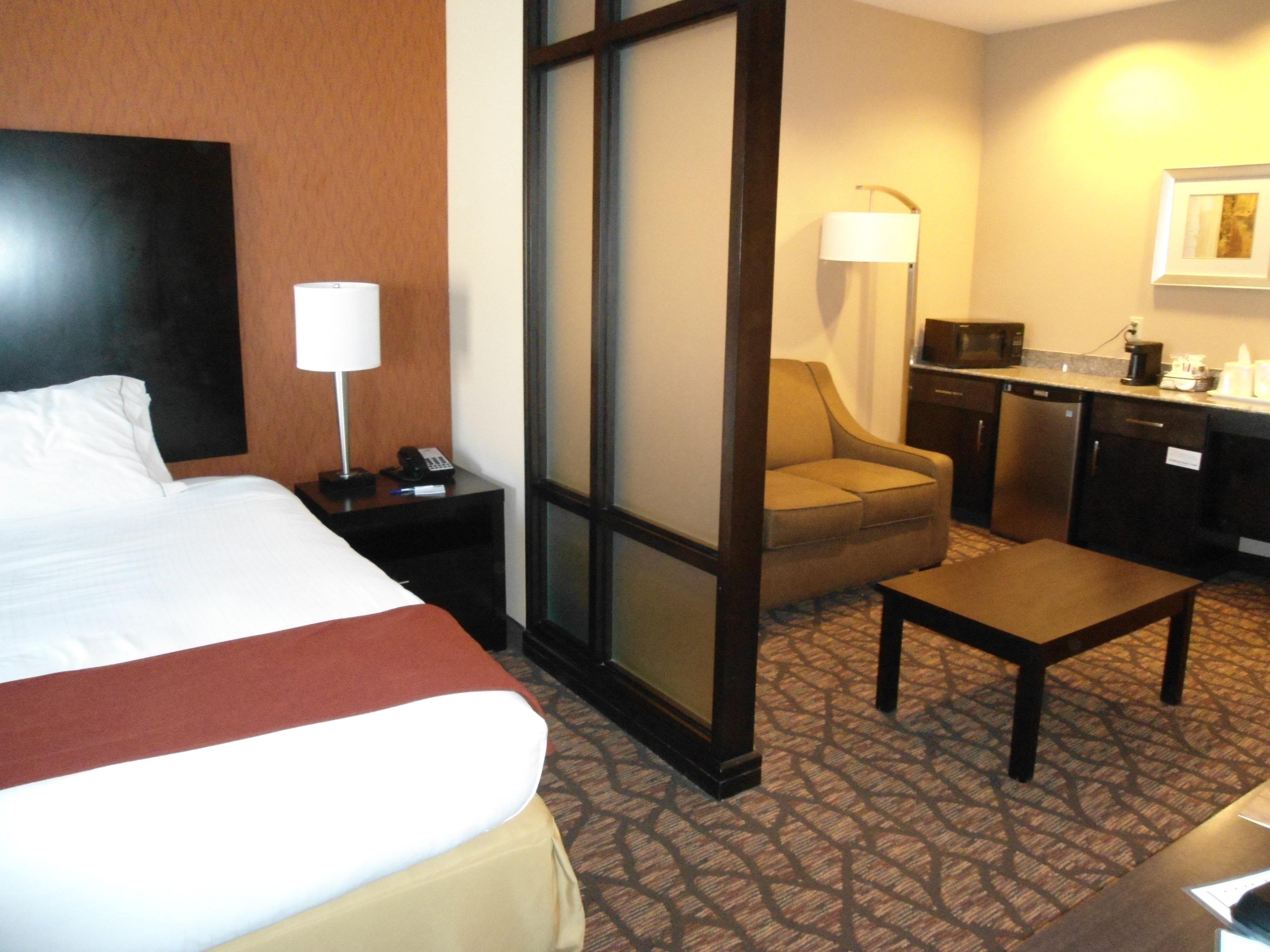 Holiday Inn Express And Suites Alpine By Ihg Buitenkant foto