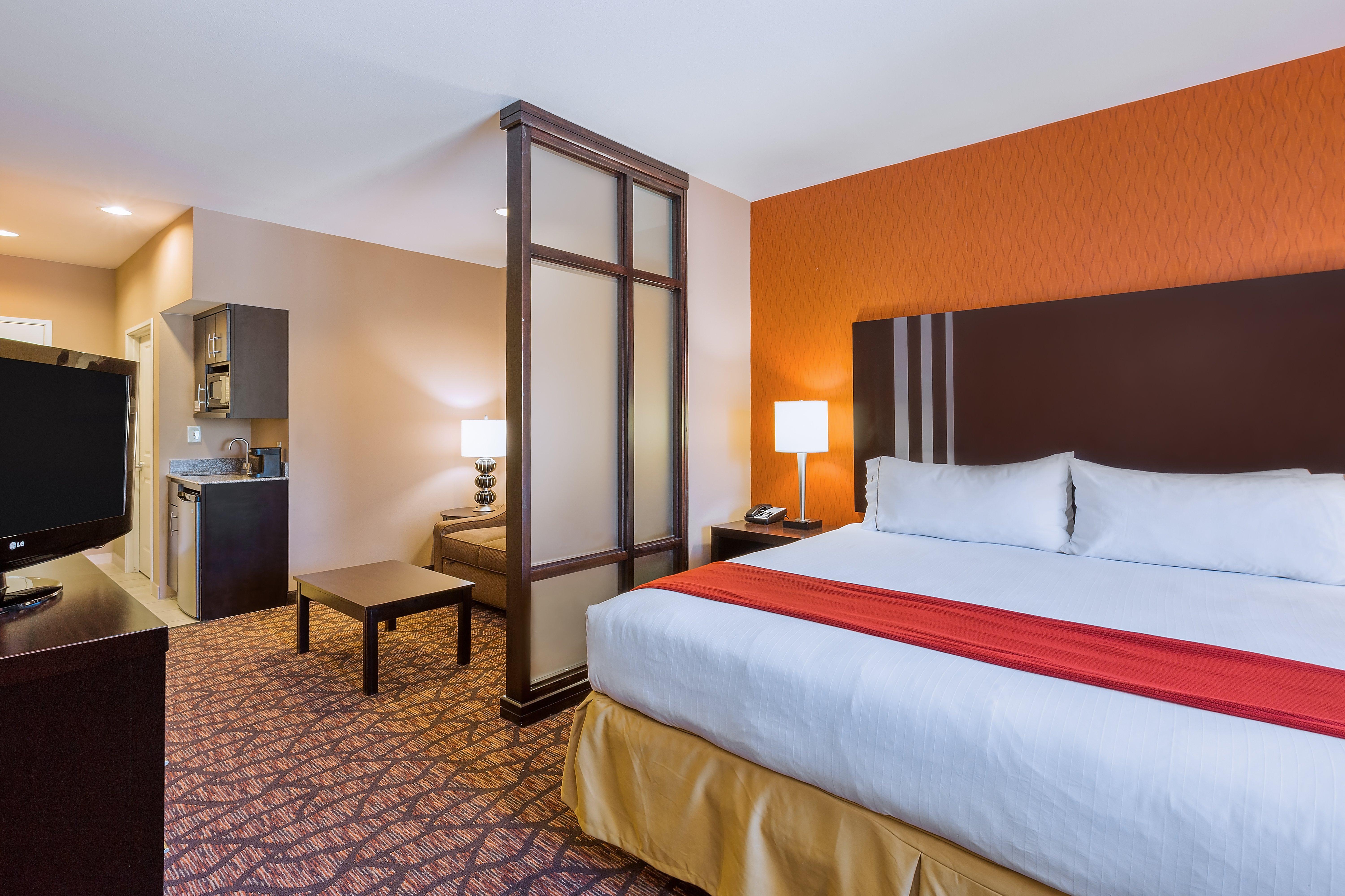 Holiday Inn Express And Suites Alpine By Ihg Buitenkant foto