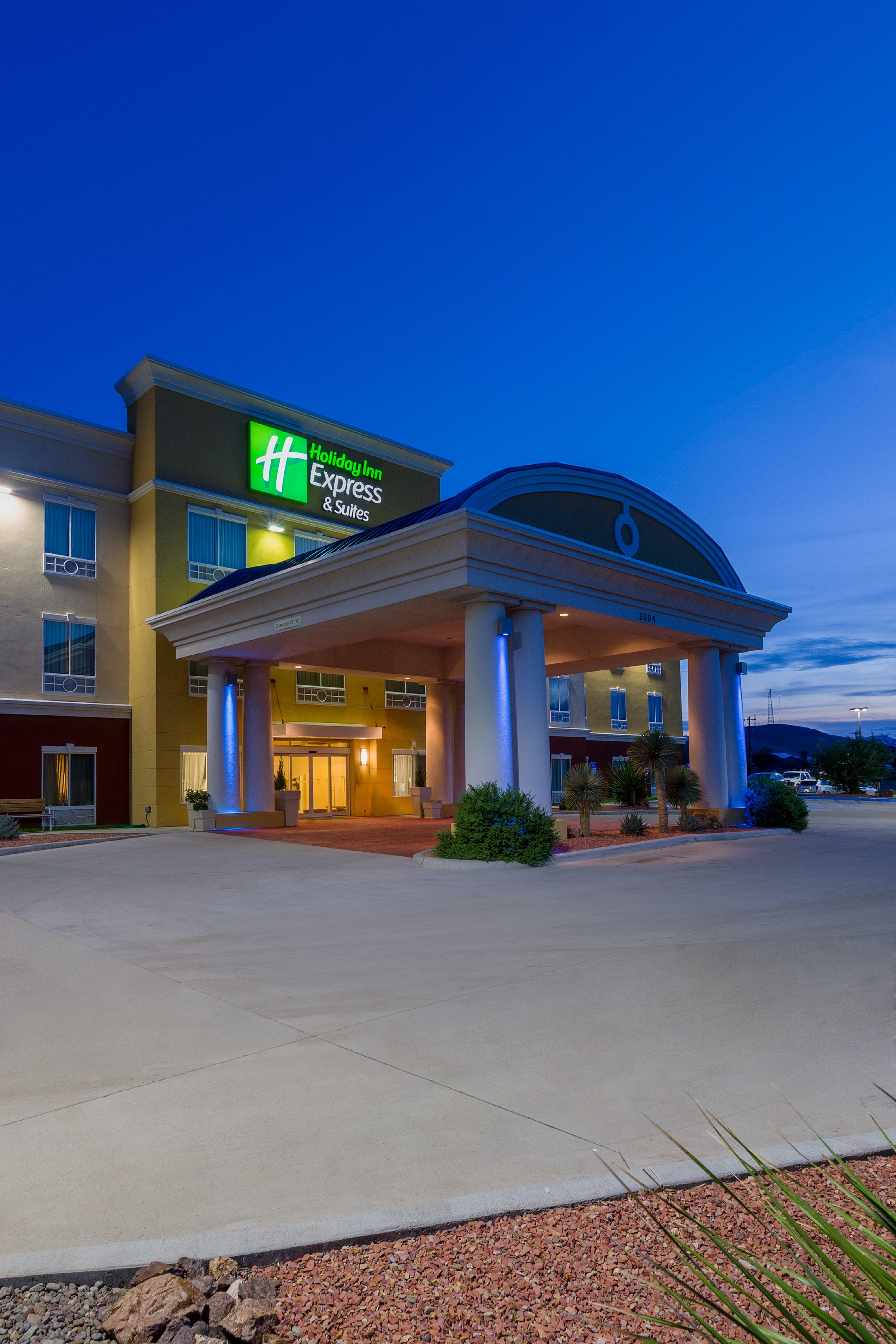Holiday Inn Express And Suites Alpine By Ihg Buitenkant foto