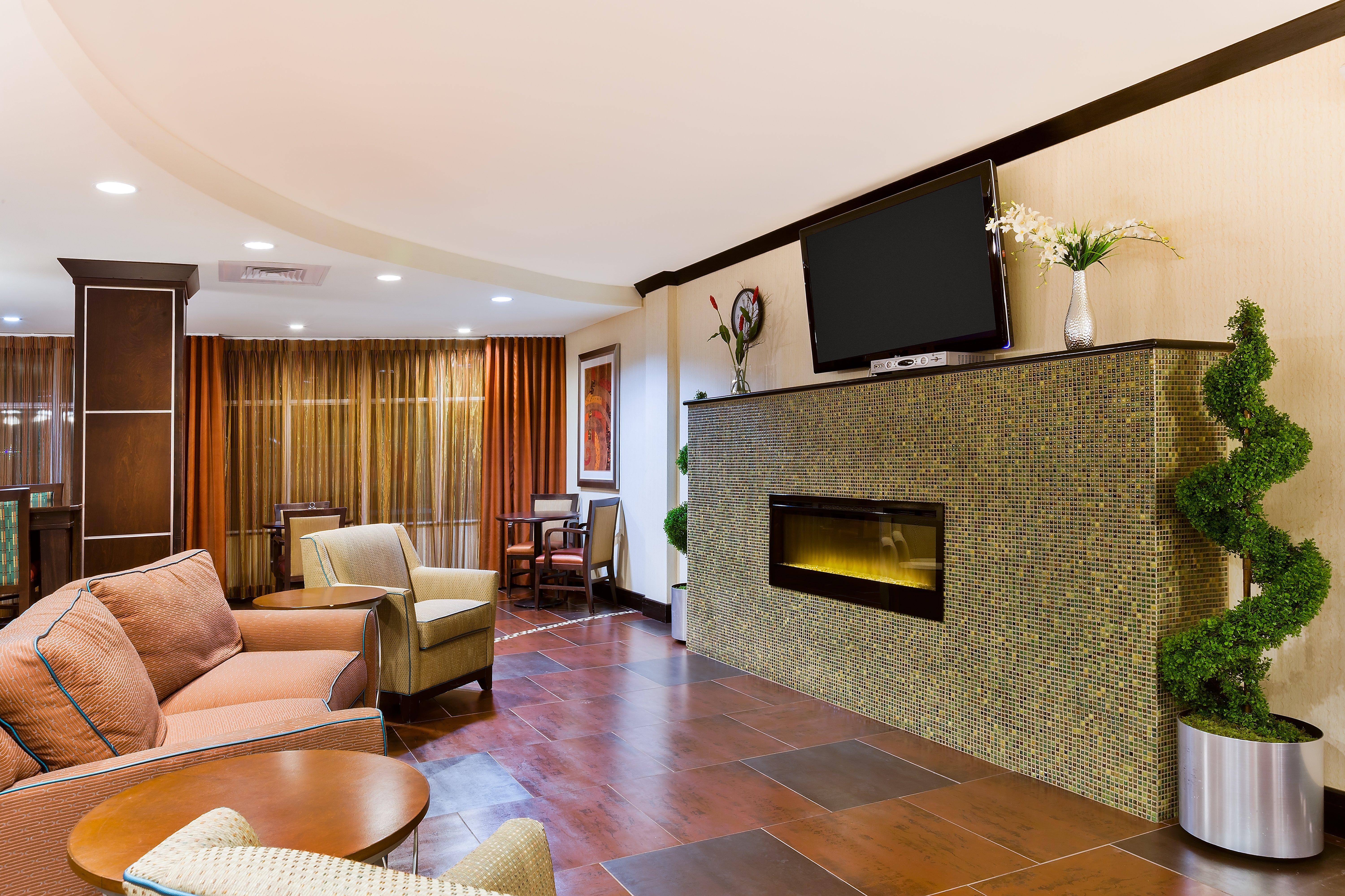 Holiday Inn Express And Suites Alpine By Ihg Buitenkant foto