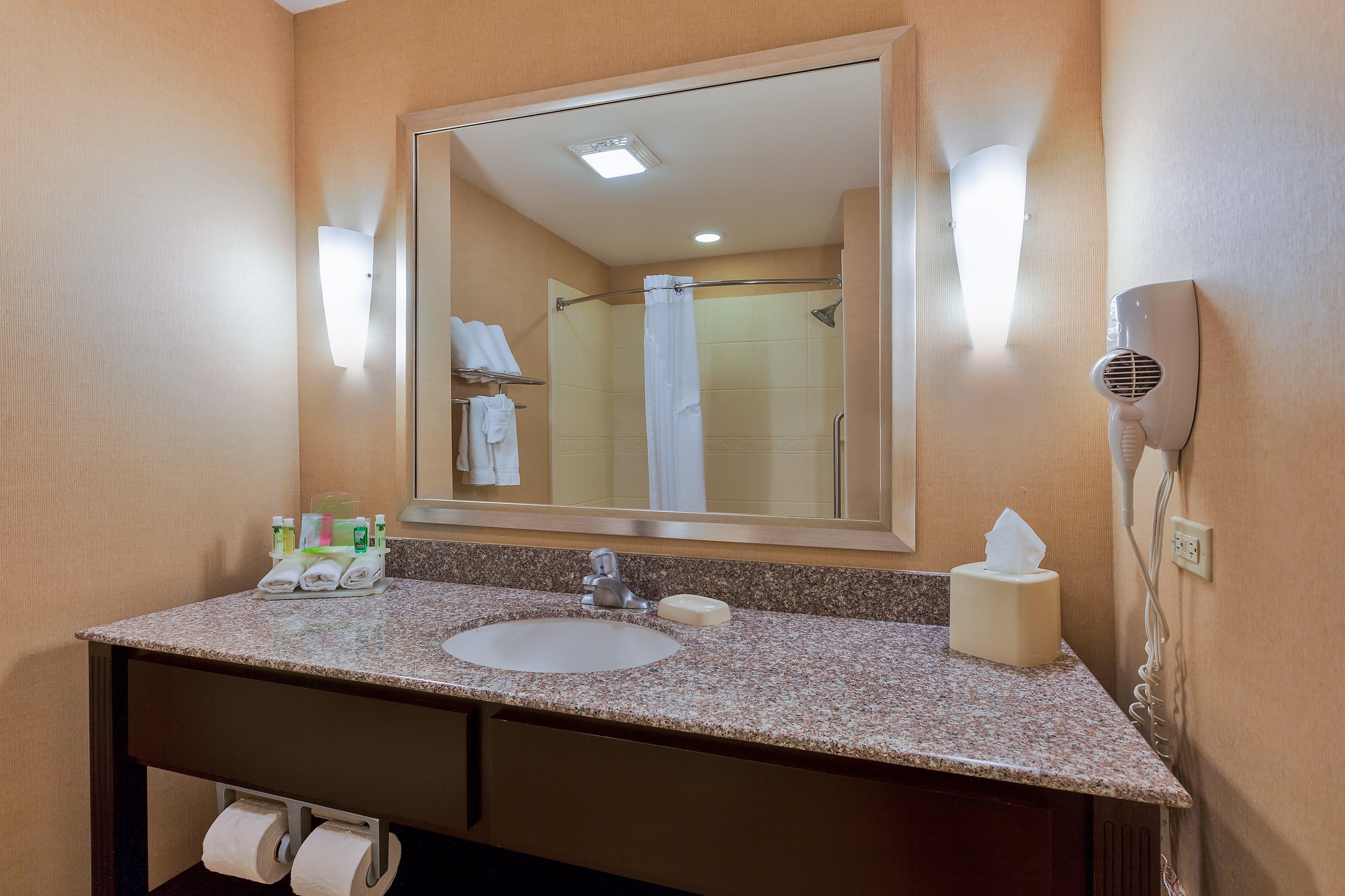 Holiday Inn Express And Suites Alpine By Ihg Buitenkant foto