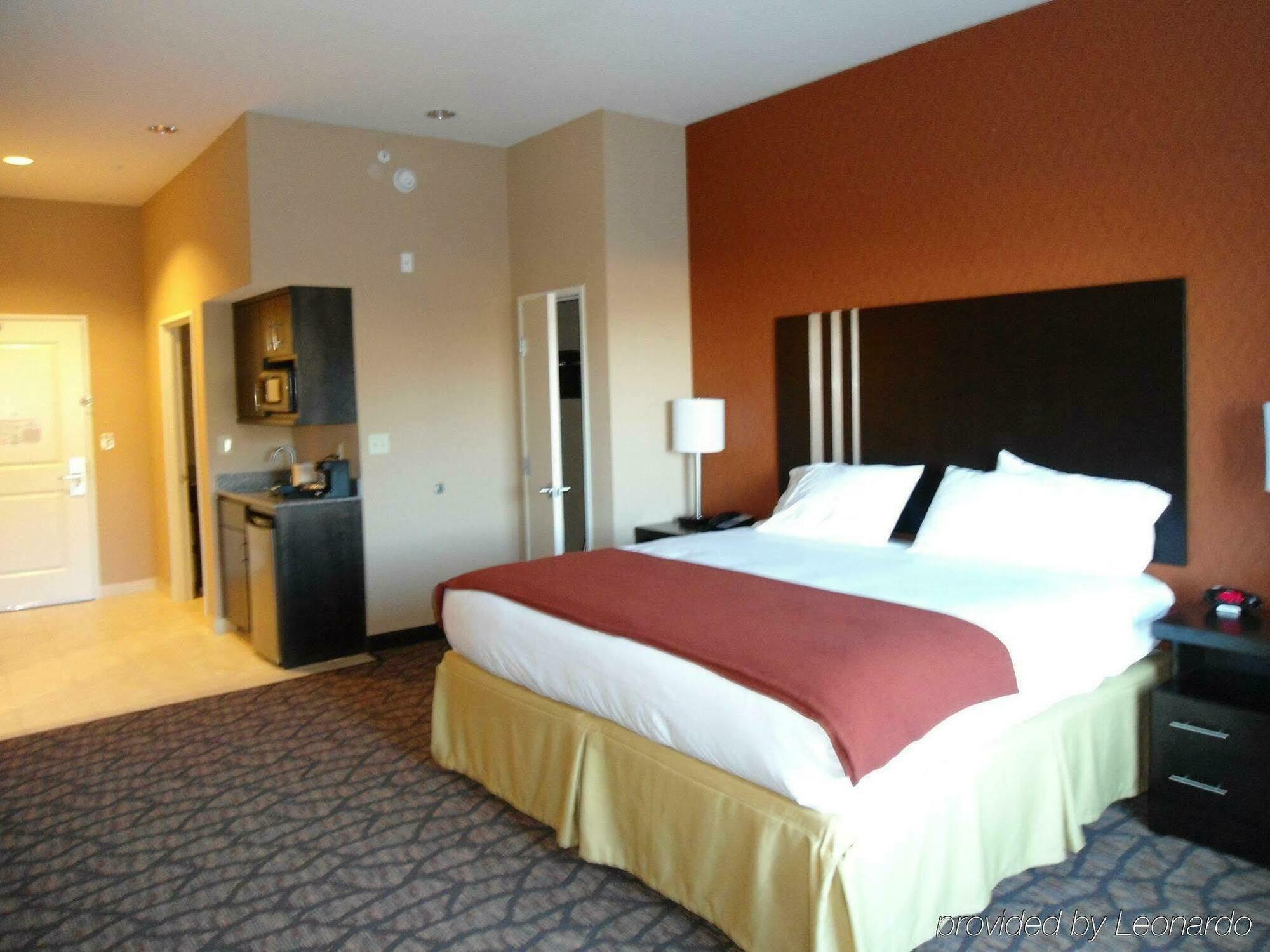Holiday Inn Express And Suites Alpine By Ihg Buitenkant foto